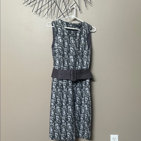 H&M Black and Gray Geometric Midi Dress. 15% off 2+ bundle - Picture 1 of 3
